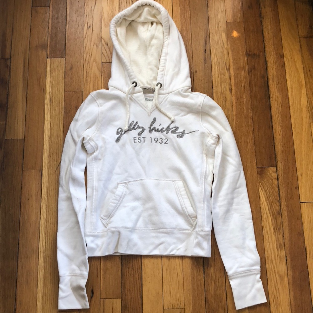 Gilly Hicks White Sweatshirt